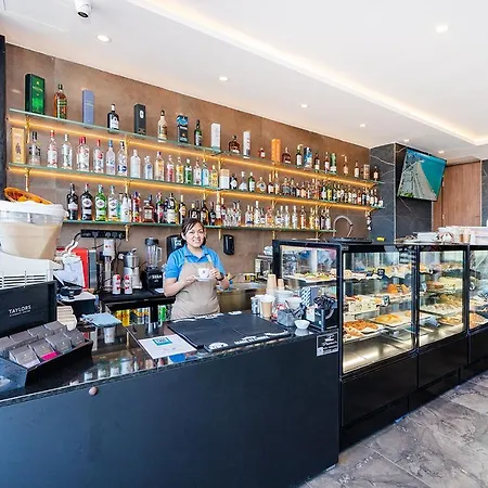 Islet Promenade Seafront 1 Bedroom With Sea View Balcony By Getawaysmalta Σεντ Πόλς Μπέι