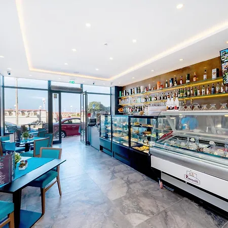 Islet Promenade Seafront 1 Bedroom With Sea View Balcony By Getawaysmalta *