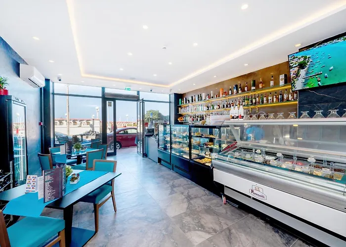 Islet Promenade Seafront 1 Bedroom With Sea View Balcony By Getawaysmalta *