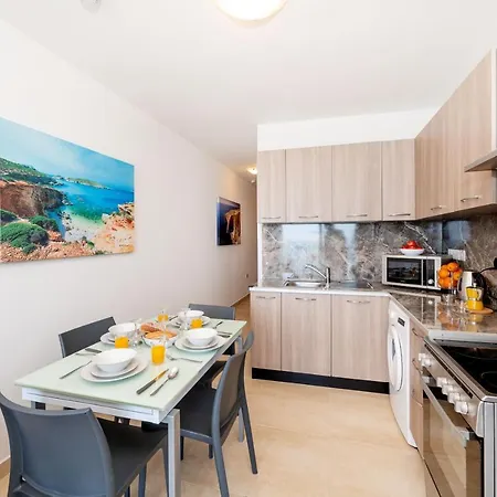 Apartment Islet Promenade Seafront 1 Bedroom With Sea View Balcony By Getawaysmalta