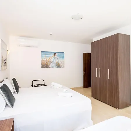 Islet Promenade Seafront 1 Bedroom With Sea View Balcony By Getawaysmalta Apartment St. Paul's Bay