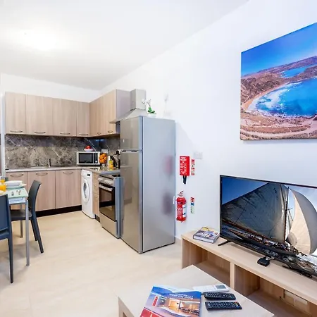 Islet Promenade Seafront - 1 Bedroom With Sea View Balcony By Getawaysmalta 公寓 4*
