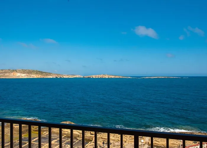 Islet Promenade Seafront 1 Bedroom With Sea View Balcony By Getawaysmalta