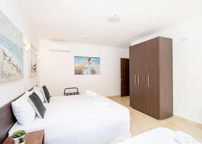 Islet Promenade Seafront 1 Bedroom With Sea View Balcony By Getawaysmalta Apartment St. Paul's Bay