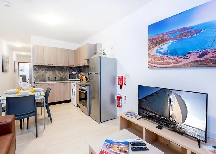 Islet Promenade Seafront 1 Bedroom With Sea View Balcony By Getawaysmalta Appartement *