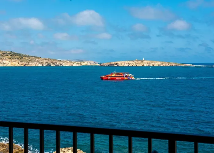 Islet Promenade Seafront 1 Bedroom With Sea View Balcony By Getawaysmalta